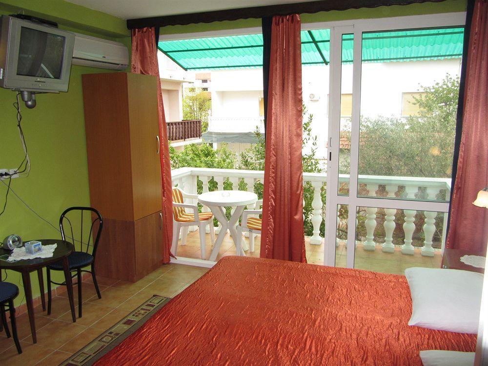 Villa Vilma Sukosan Ngoại thất bức ảnh